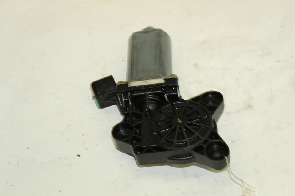 2000-2006 MERCEDES BENZ W215 CL500 REAR DRIVER LEFT QUARTER WINDOW MOTOR J1057 - Image 3 of 4