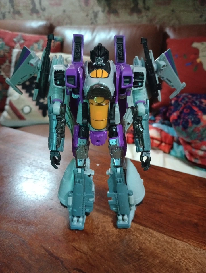 SKYWARP (Studio Series 113) Voyager Class (TRANSFORMERS BUMBLEBEE) Hasbro Figure - Image 4 of 4
