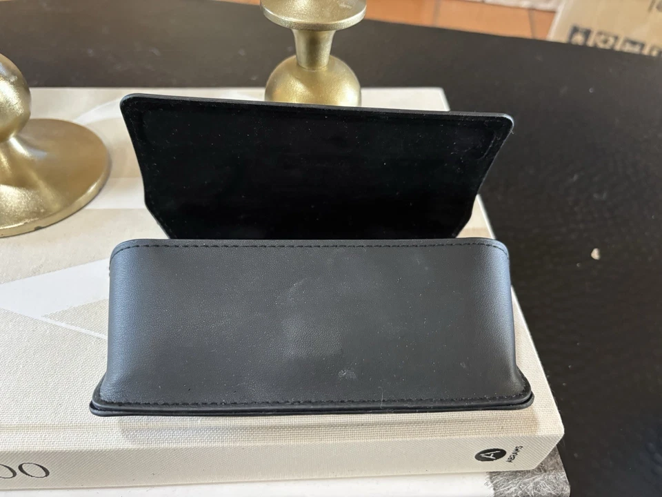 Dolce & Gabbana Black Leather Sunglasses Case Felt Lining. Excellent Condition - Image 3 of 4