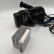 Sony CCD-TR21 Video8 Handycam Camcorder   For Parts/Repair Battery  Tapes
