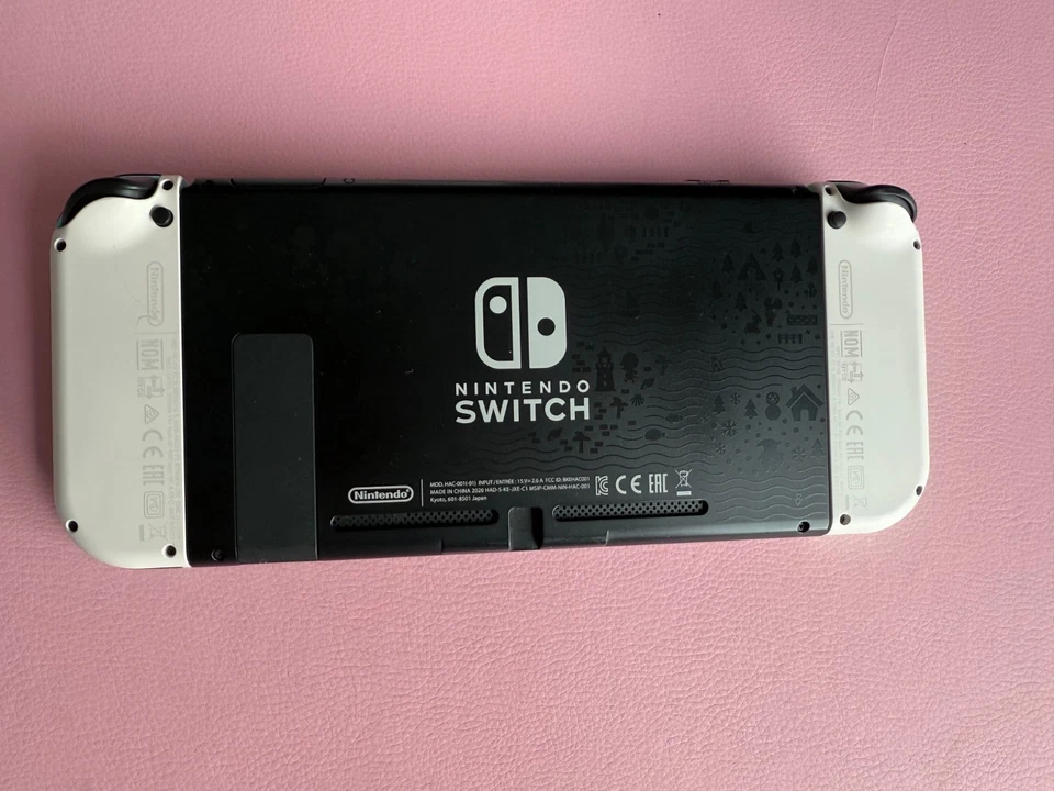 Nintendo Switch Animal Crossing: New Horizons Edition w/ Animal Crossing case - Image 4 of 4