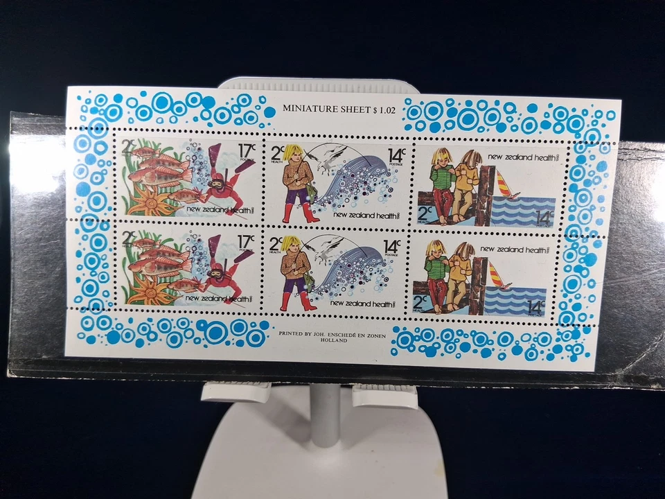 世界邮票 - 新西兰健康 - 海洋、钓鱼、码头 - SC #B108- A - 全新邮票 — 第 2/4 张图片