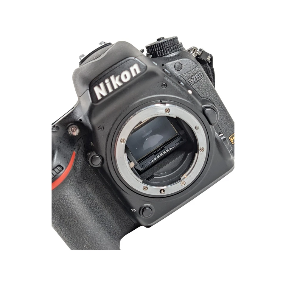 📌 Cuerpo Nikon D750 FX DSLR • Excelente • 2 baterías OEM • Cargador • Correa • Tapa Foto 4 de 4