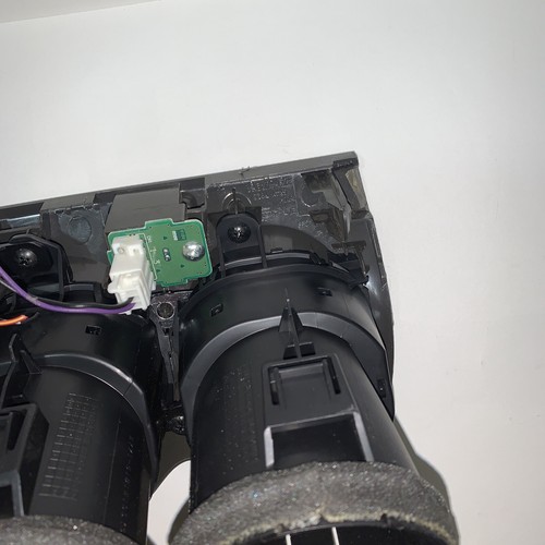 Nissan Altima 2007-2012 tablero central ventilaciones de aire negro con interruptor de peligro OEM - Imagen 7 de 9