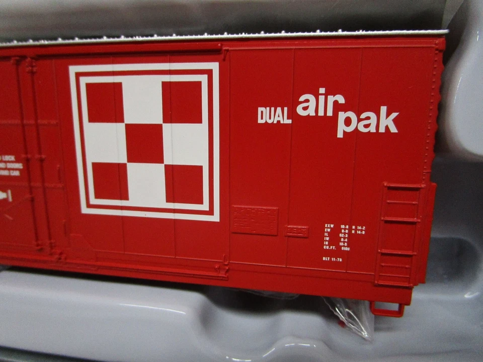 ScaleTrains HO Scale RPCX Purina Evans 5100 DBL 8' Plug Door Box Car #135 Kit - Image 3 of 4