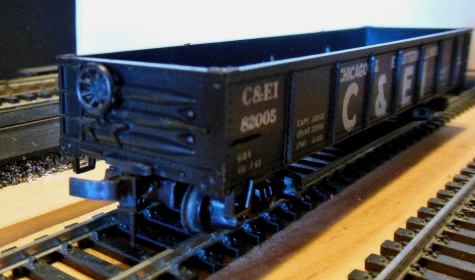 AHM ROCO HO Scale Open Top 41' Gondola "Chicago & Eastern Illinois" - Image 4 of 4