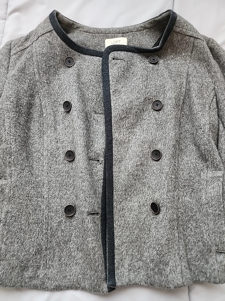 NWOT Ann Taylor Loft Grey Cadet Suit Jacket Size Small Soft & Cuddly Pockets - Image 4 of 4