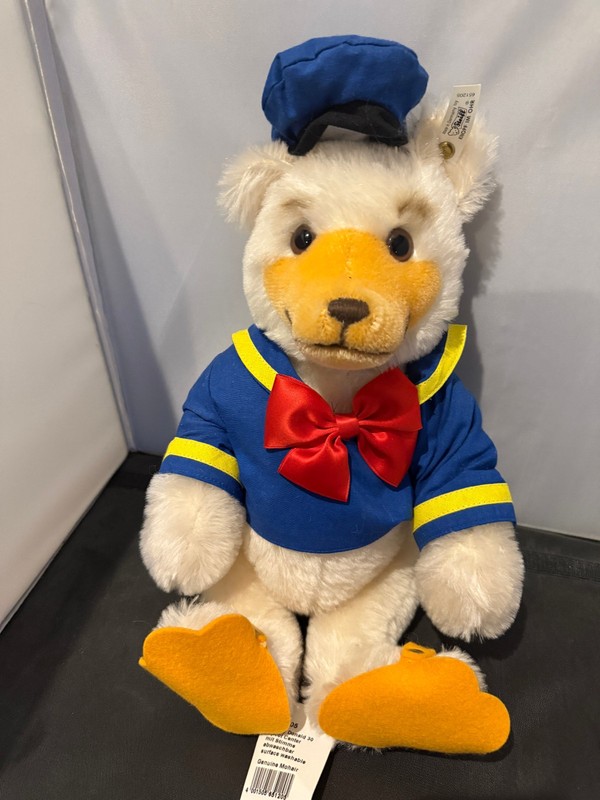 SIGNED STEIFF DONALD DUCK 1993 DISNEY WORLD TEDDY BEAR & DOLL CONVENTION
