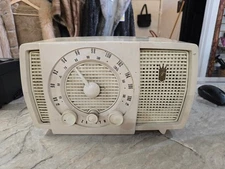 Vintage 1950's Zenith AM/FM Tube Radio Model Y723 Plastic Body Parts/Repair