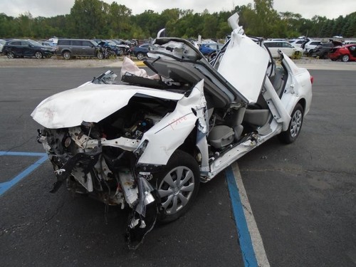 Driver Lower Control Arm Front Canada Market Fits 09-14 MATRIX 1215461 - Picture 2 of 8
