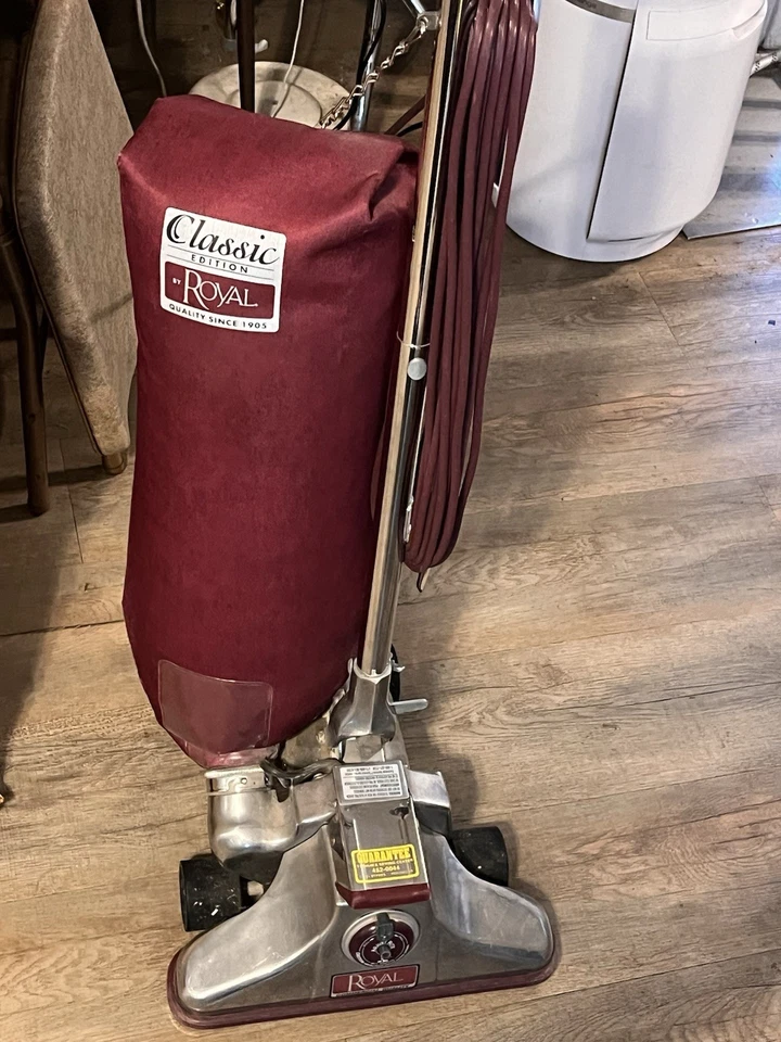 Aspiradora de calidad Royal 4000 Classic Edition vintage - roja. PROBADO funcionando. ¡Bonito! Foto 2 de 4