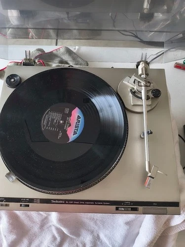 VTG c: 1982 Technics SL-D20 Automatic Turntable  quartz‑locked direct drive Read