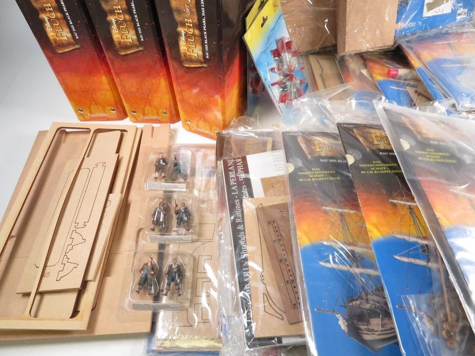 Black Pearl Hachette, Fluch der Karibik div. Ausgaben,Sockel, Figuren und Ordner - Bild 3 von 4