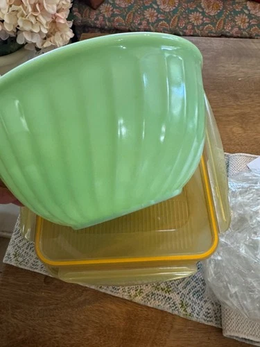 VTG  Fire King Oven Ware Jadeite Green Swirl Pattern Mixing Bowl 9" Made in USA