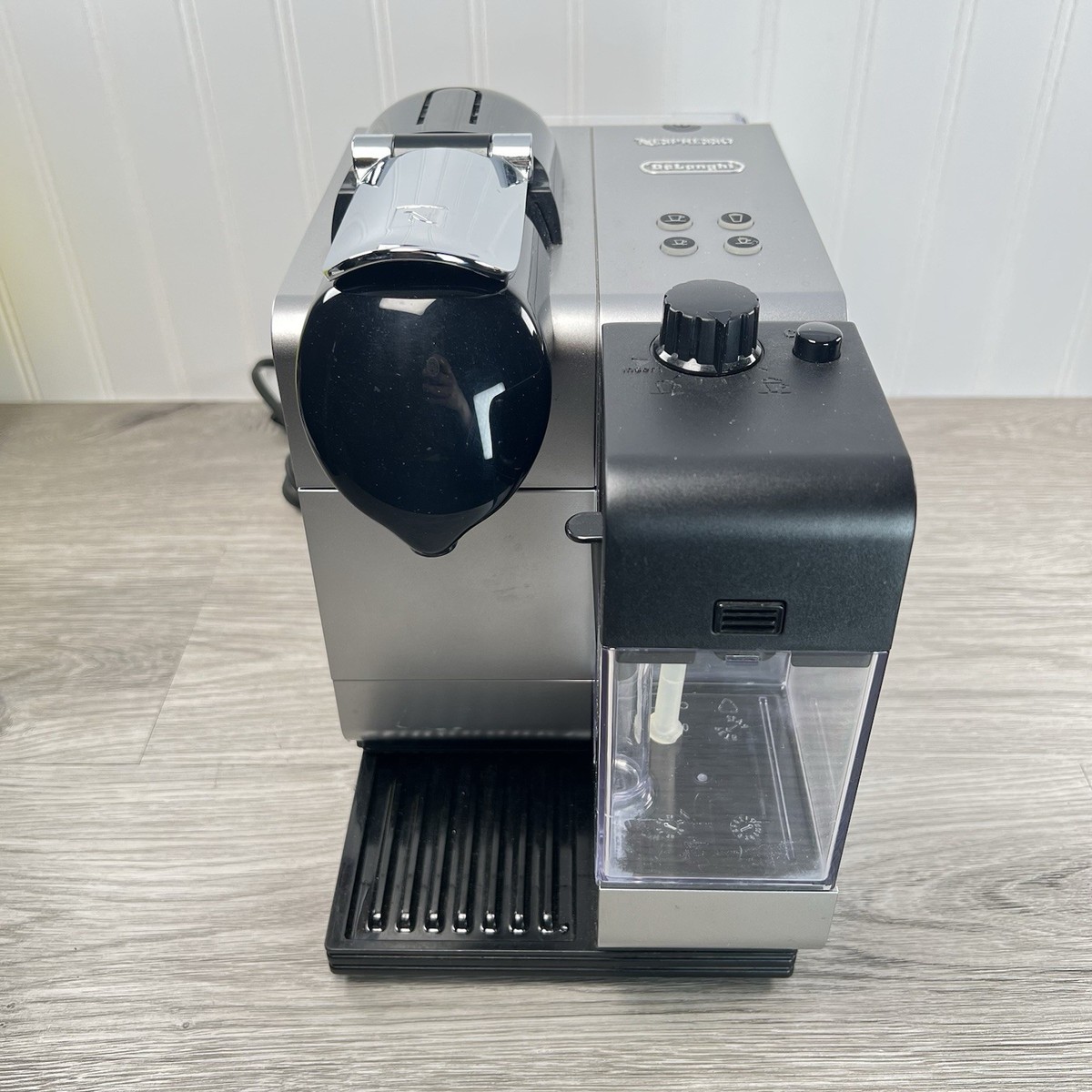 De'Longhi Nespresso Lattissima Plus Coffee Machine Capsule