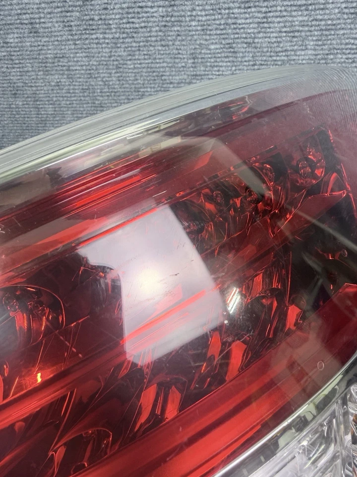 2007 - 2009 Mazda CX-9 Rear Right Passenger Side Outer Tail Light OEM - Image 4 of 4