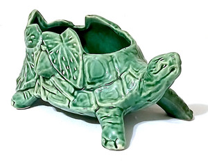 Vintage McCoy Style Green Turtle Planter Ceramic Pottery Tropical Leaf Vase 8.5”