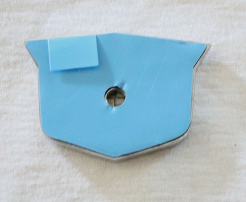 2002-2005 CADILLAC DEVILLE DTS DHS FACTORY REAR CREST EMBLEM 25722726 RETAPED B - Picture 2 of 2