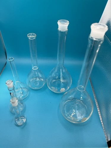 Lot of 6 Volumetric Flasks, Various sizes:10, 25, 50, 100, 200, 250 mL