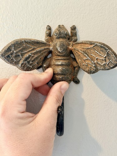 Cast Iron Bee Wall Hook Key Towel Coat Hanger Rustic Antique Brown Finish 6 inch