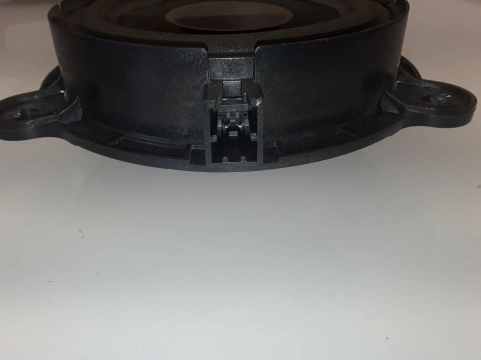 Renault Megane mk3 2010 LHD 1.5d 81kw  Front left door speaker - Image 2 of 4