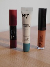 Boots No7 Bundle - Protect & Perfect Lip Care, Matte Lip Crayon & High Gloss NEU