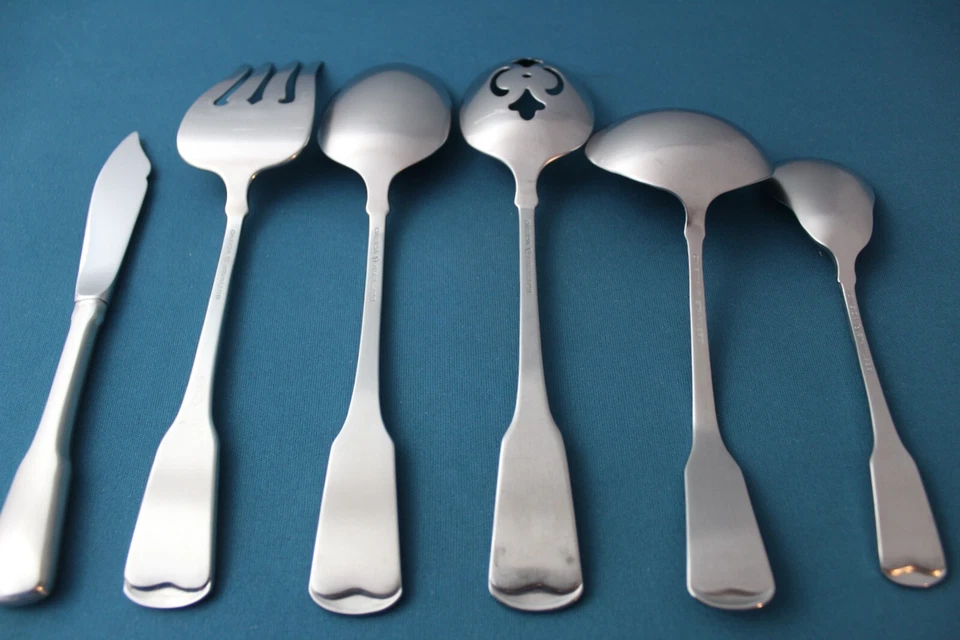 Cucharada perforada de azúcar Oneida AMERICAN COLONIAL 6 piezas de acero inoxidable Foto 4 de 4