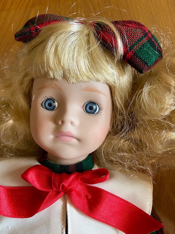 Vintage Dynasty Collection Brittany Musical Porcelain Doll 17" With Original Box