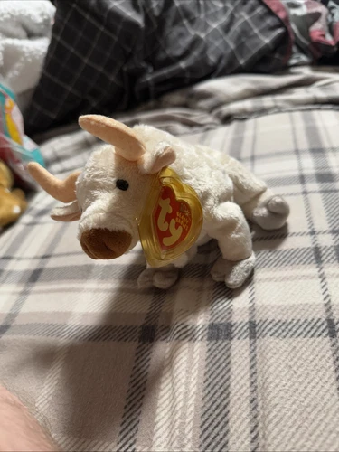 TY Beanie Baby FROSTY the Bull - Dec 7 2002 - Retired  Vintage!!!