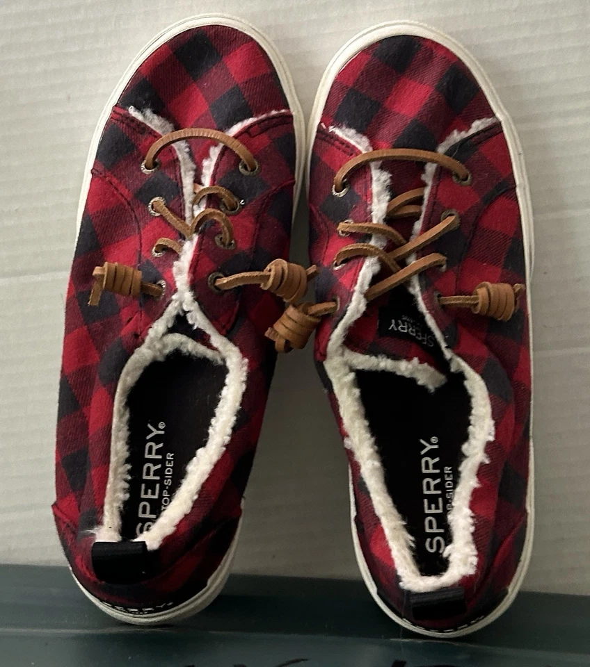 Zapatillas deportivas a cuadros rojas y negras Sperry con forro de piel sintética para mujer talla 6,5 usadas en excelente estado Foto 2 de 4