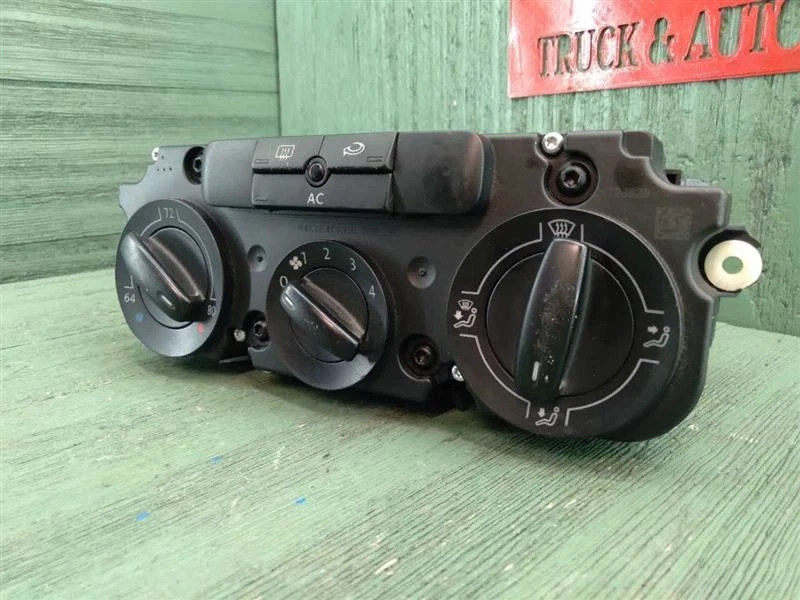 Volkswagen Golf GTI 2006 07 2008 control de temperatura térmico Foto 3 de 4