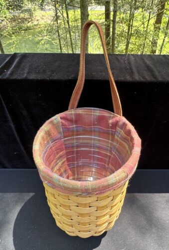 Vintage Longenberger Large Gatehouse Basket W/Plaid Lining And Plastic Protector - Picture 1 of 8