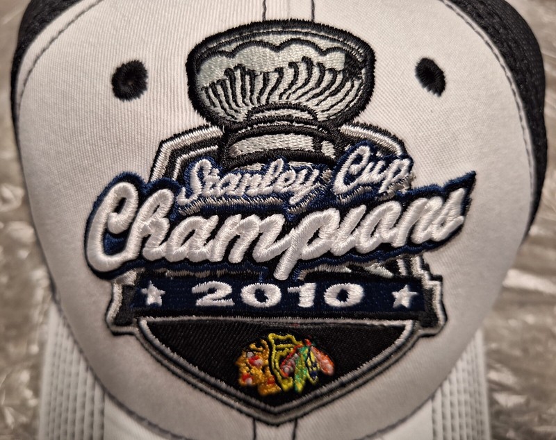 LOT OF 9 RARE & NEW 2010 Chicago Blackhawks Stanley Cup Champion Group of Items