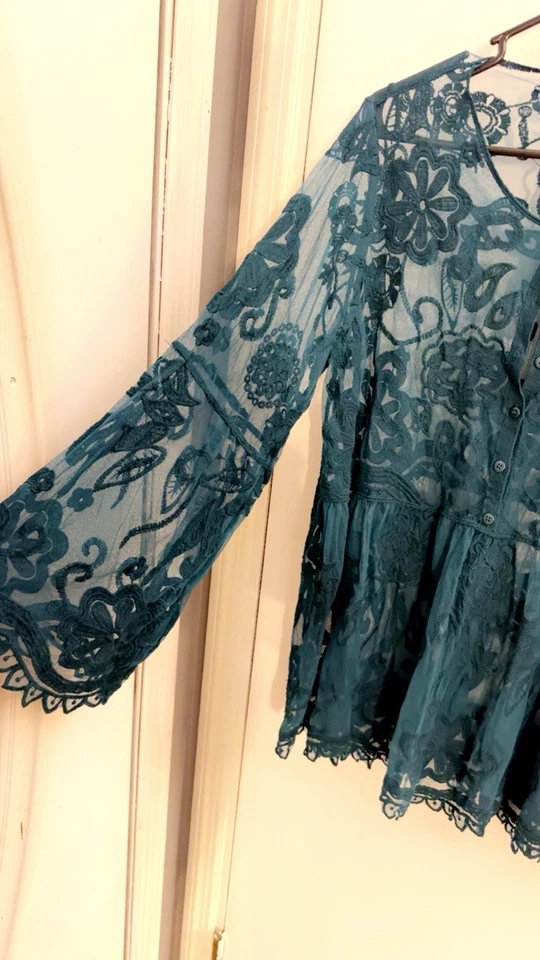 Impresionante blusa de encaje azul Lane Bryant para mujer #blusa #boho #lanebryant Foto 3 de 4