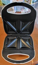 Proctor Silex Pocket Sandwich Maker White Model # 25408Y