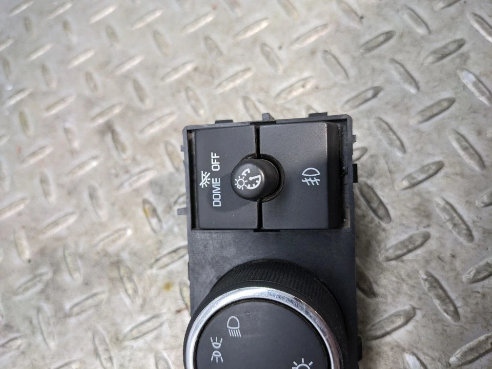 Faro antiniebla OEM 07-14 GMC Yukon Sierra Tahoe Silverado Suburban S1159803 Foto 3 de 4