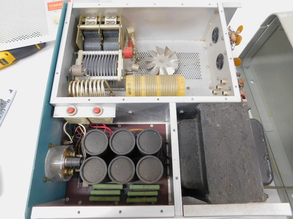 Heathkit SB-200 Ham Radio Amplifier (original, untested, sold for restoration) - Image 3 of 4