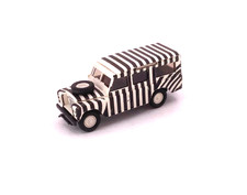 Roco PKW Modell 1/87 H0 - Land Rover Defender Safari-Look Zebramuster