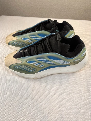 Adidas Yeezy 700 V3 Arzareth G54850 taglia 10 5