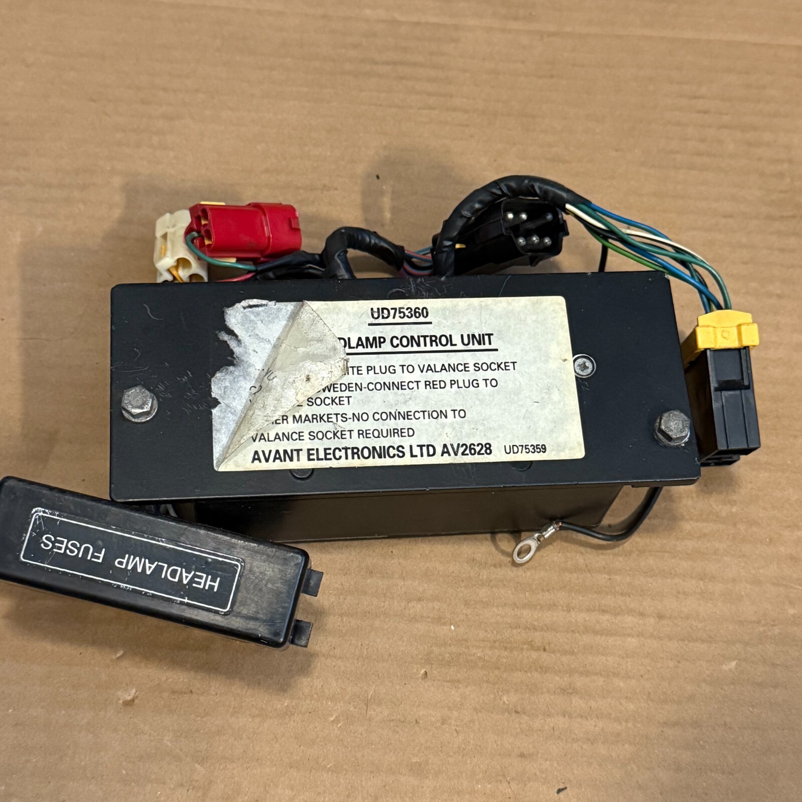 87 - 95 ROLLS ROYCE Bentley Plata Spirit Faro Headlamp Control Module Ud75360