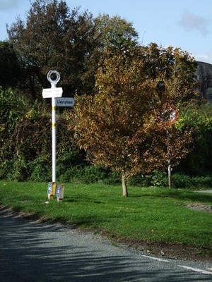 Foto 6x4 altes Richtungsschild - Wegweiser in Coed-y-go, Westry Rural Pari c2009