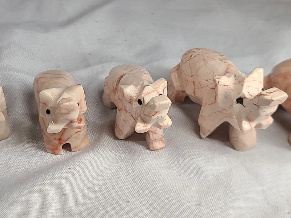 Lot Of 7 Hand-Carved Marble Onyx Elephant Figurines - Increasing Size - Image 3 of 4