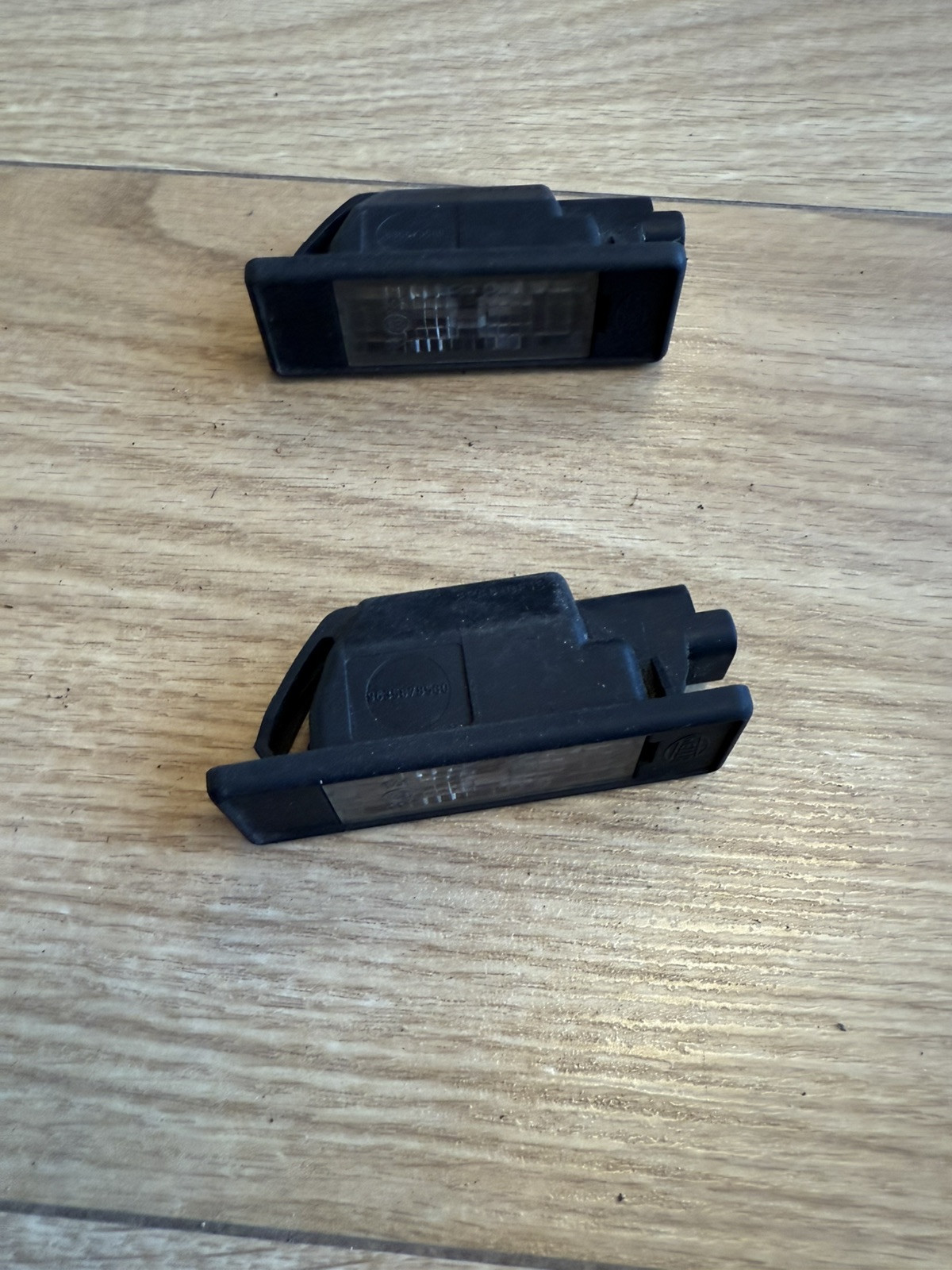 Mercedes-Benz Nissan Peugeot Renault Citroen License Plate Lights 2pcs oem