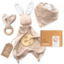 Organic Cotton Newborn Gift Box, Unisex Baby Gift Set incl. Muslin Lovey Comf...