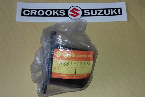 NOS 13881-09300 1983 XN85D Turbo Genuine Suzuki Air Filter Box Outlet Tube - Picture 7 of 7