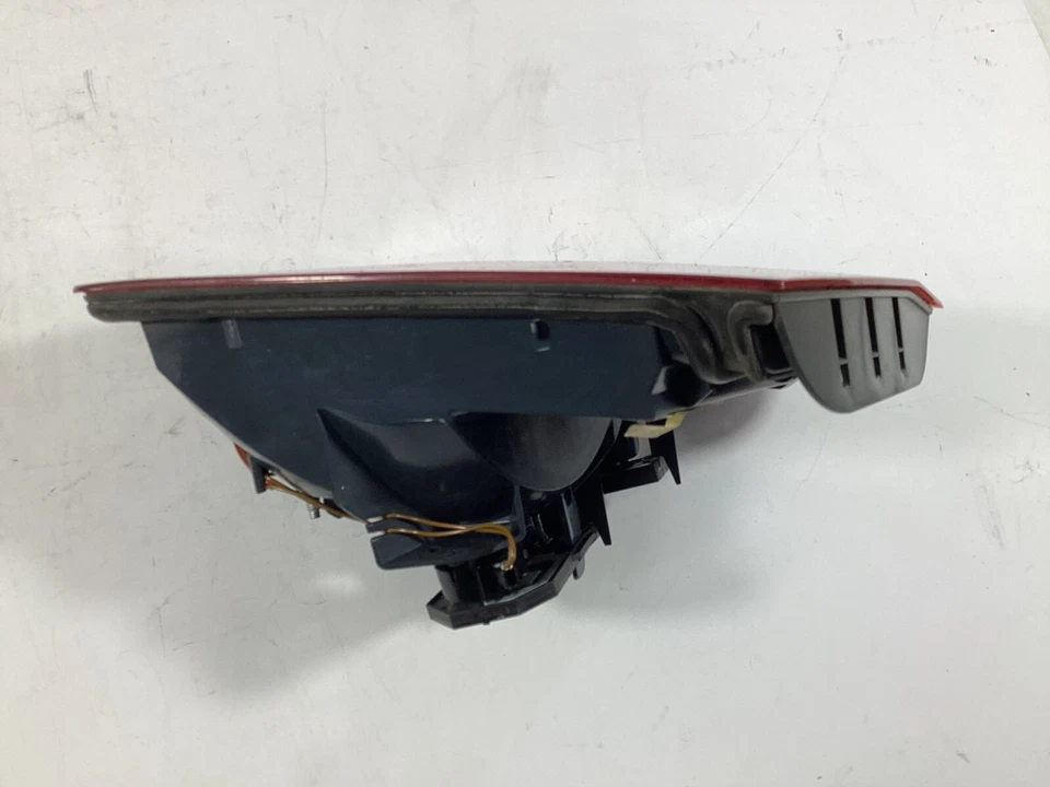 2011 - 2016 BMW 550I XDRIVE - задний правый внутренний задний фонарь / лампа 7203226 OEM. - Изображение 3 из 4