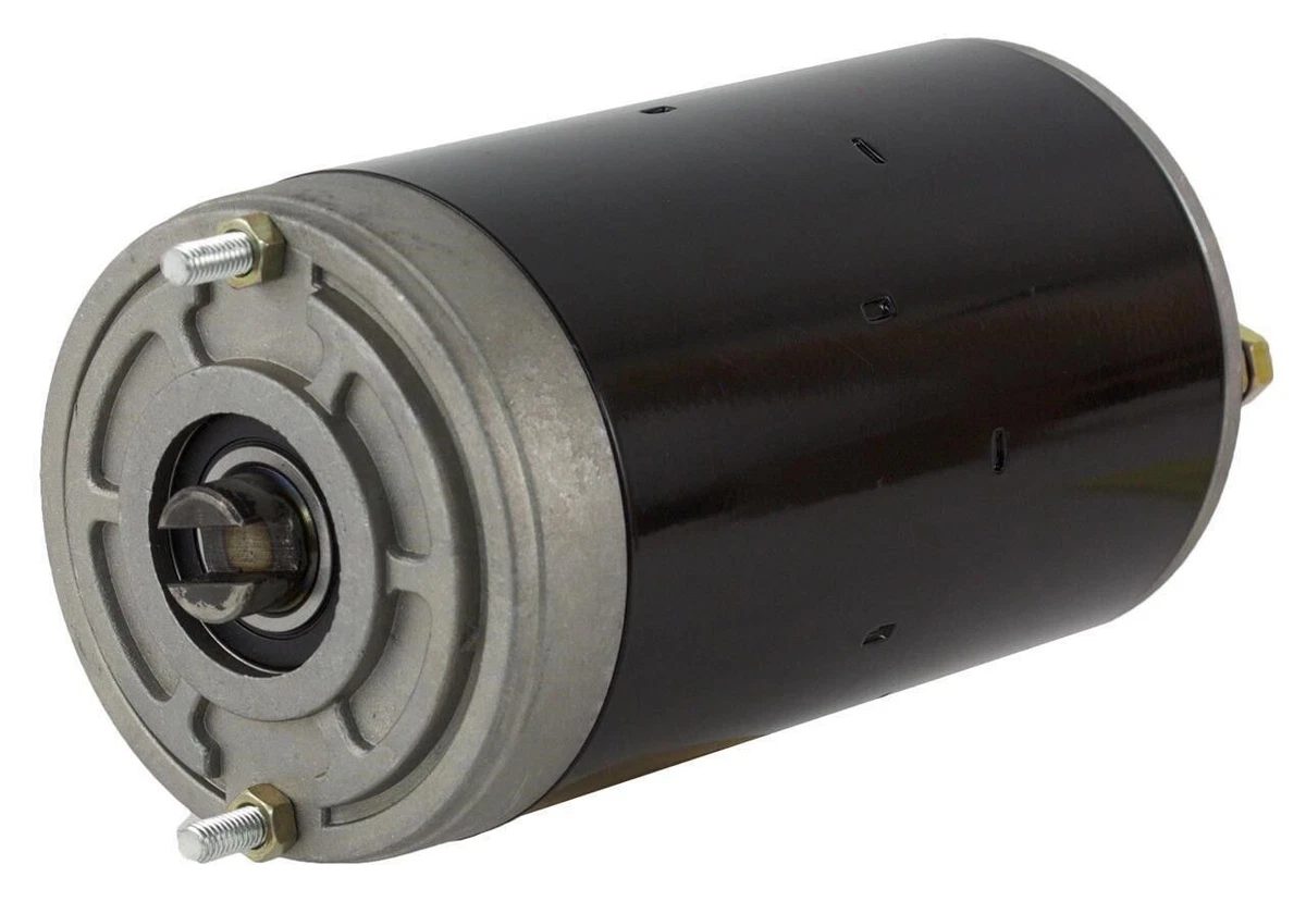Hydraulic pump motor outlet