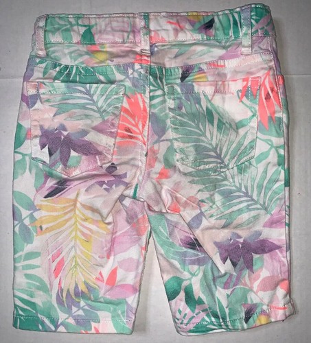 Preowned- The Childrens Place Floral Capris Girls (Size 5) - Picture 4 of 4