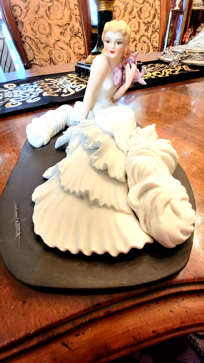 ルイ・イカール ( ユリ ) Icart Figurine Leslis ルイ・イカール ( ユリ ) Icart Figurine Leslis Louis Icartの作品を