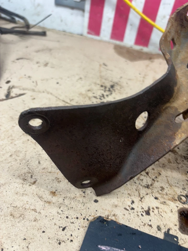 FOMOCO 351M 400 V8 F250 BRONCO F100 F150 F250 CONJUNTO DE SOPORTES BOMBA DIRECCIÓN ASISTIDA Foto 2 de 4